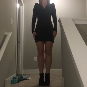 French Connection Dresses - French Connection V-Neck Dress French Connection Dresses - French Connection V-Neck Dress